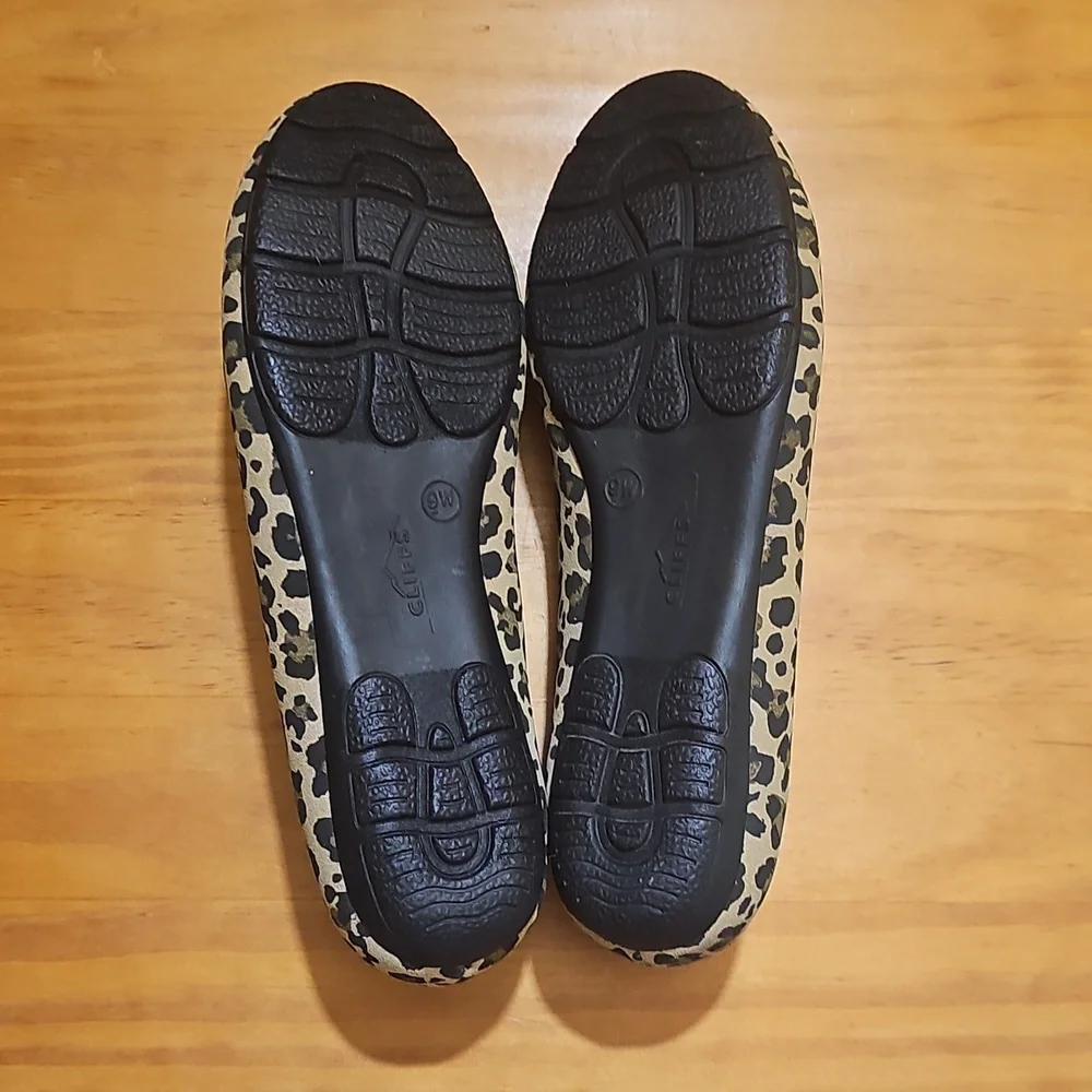 Cliffs by White Mountain  Glowing Leopard Print Horse Bit Loafer Size 9 Wide